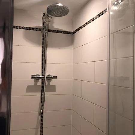 Agreable 4 Personnes Rdc 5min A Pieds Du Centre, Des Remontees Et Des Thermes דירה קאוטרט