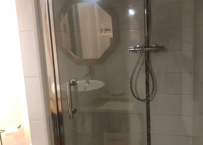 Agreable 4 Personnes Rdc 5min A Pieds Du Centre, Des Remontees Et Des Thermes Daire